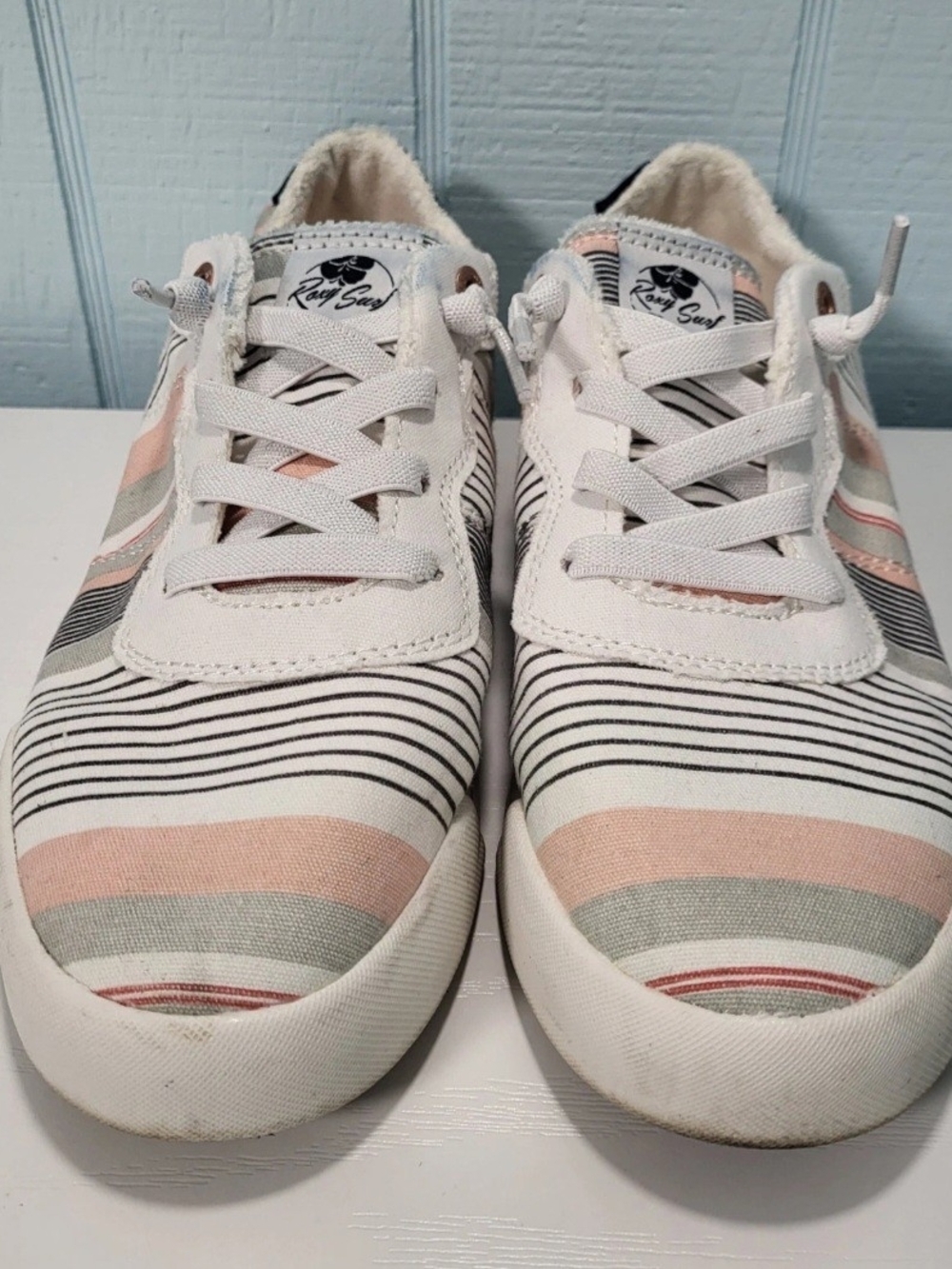 Roxy Bayshore Slip On Sneakers Women's Sz 7 Grey White Pink Stripe - Picture 3 of 8